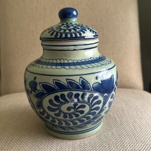 Seymour Mann Inc - Vintage Porcelain Urn